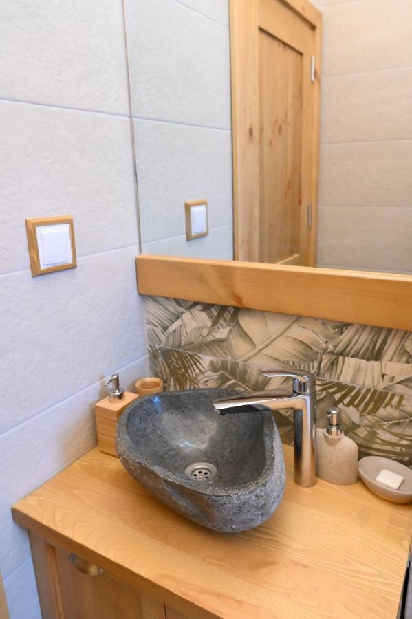 Villa Raphael Near The Pirin Golf Resort 반스코 외부 사진