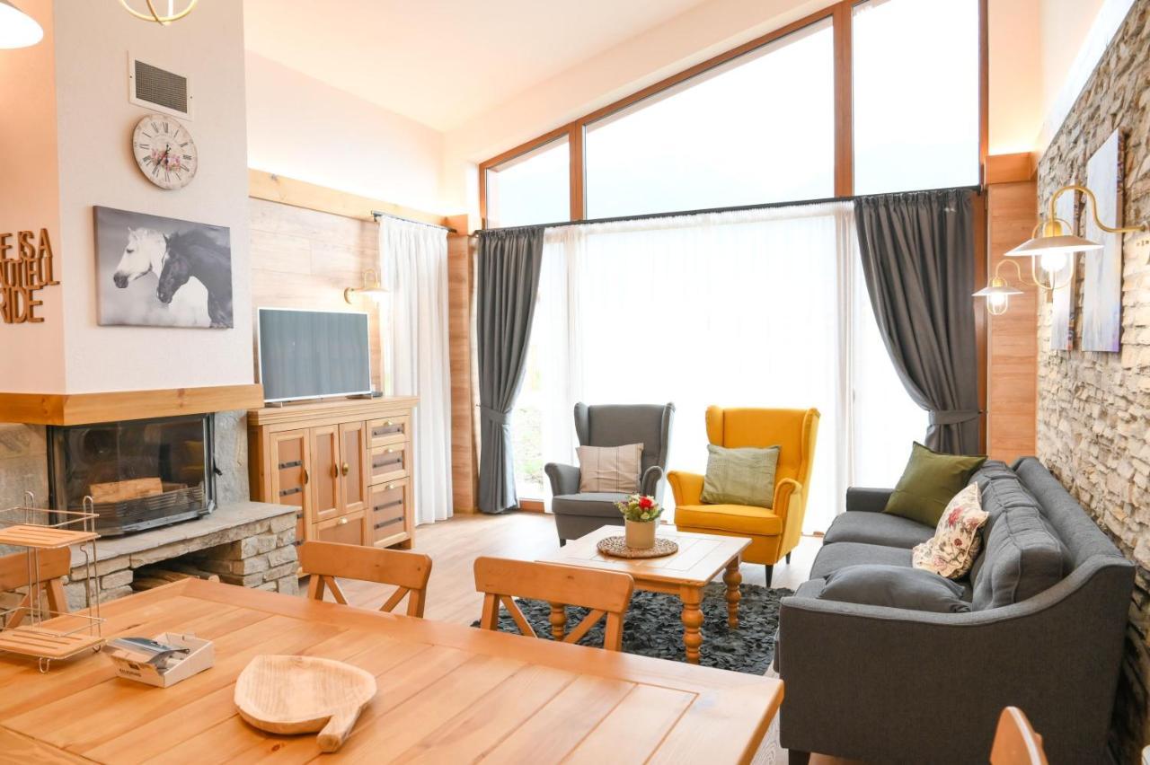 Villa Raphael Near The Pirin Golf Resort 반스코 외부 사진