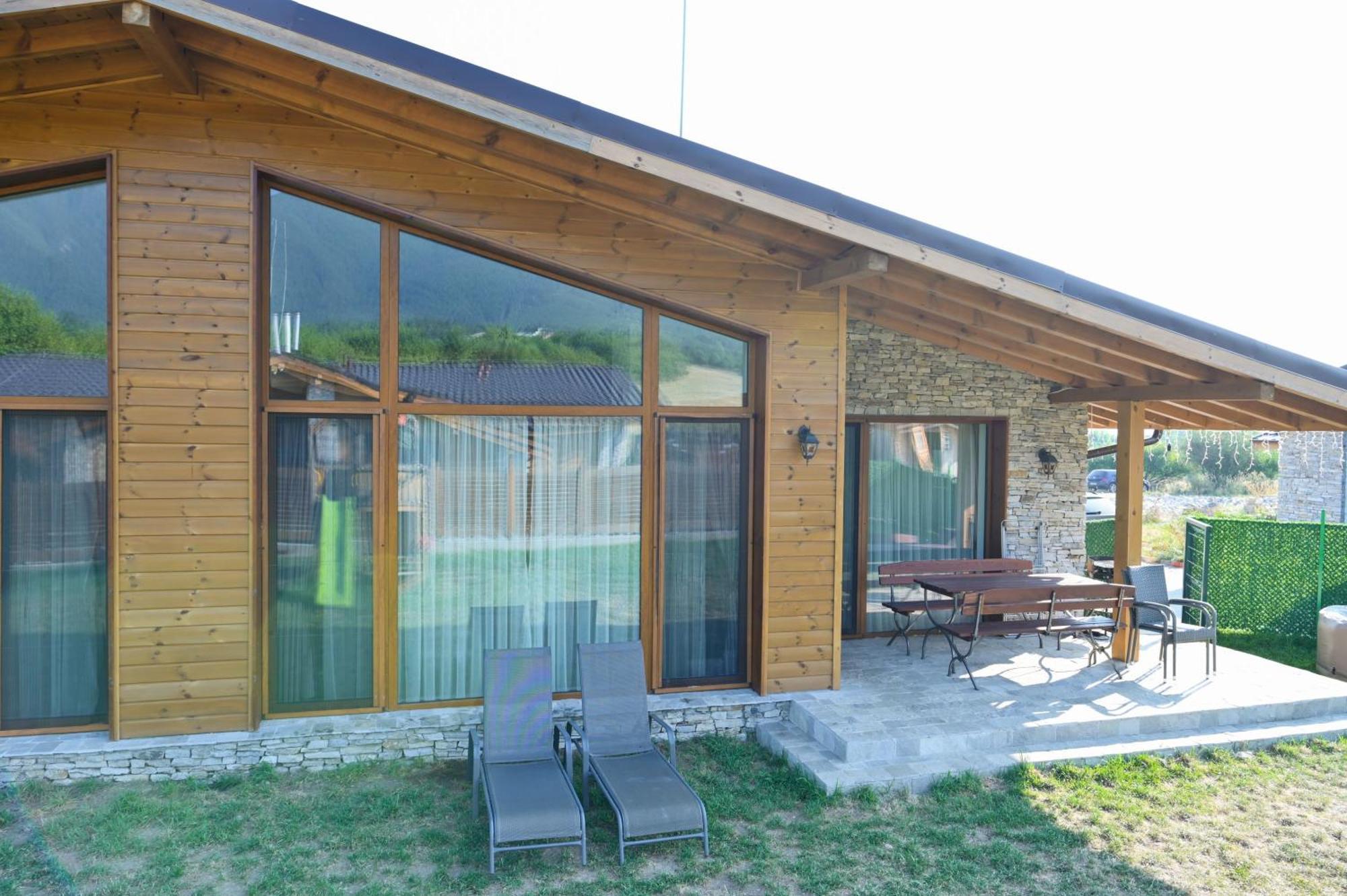 Villa Raphael Near The Pirin Golf Resort 반스코 외부 사진