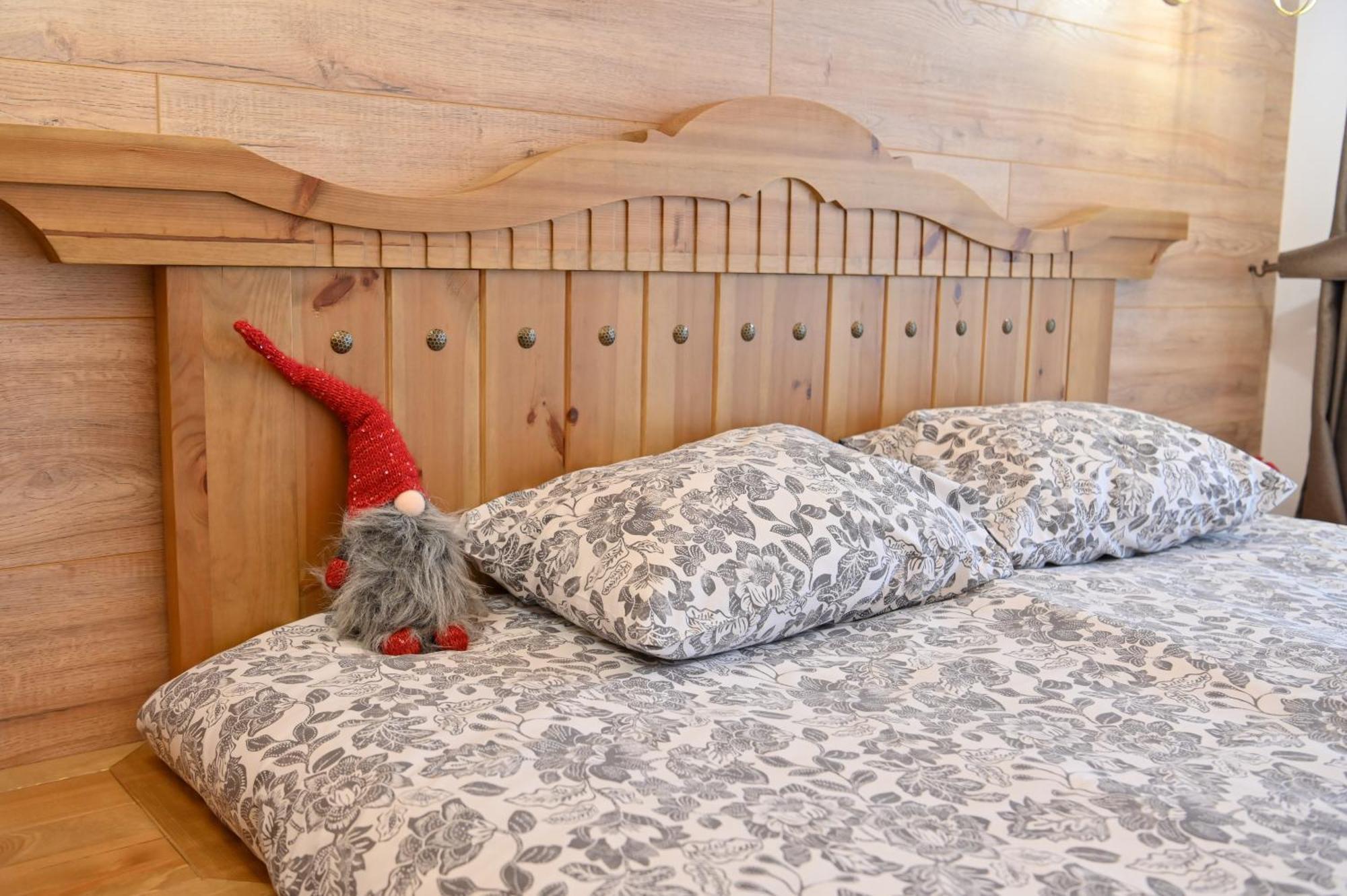 Villa Raphael Near The Pirin Golf Resort 반스코 외부 사진
