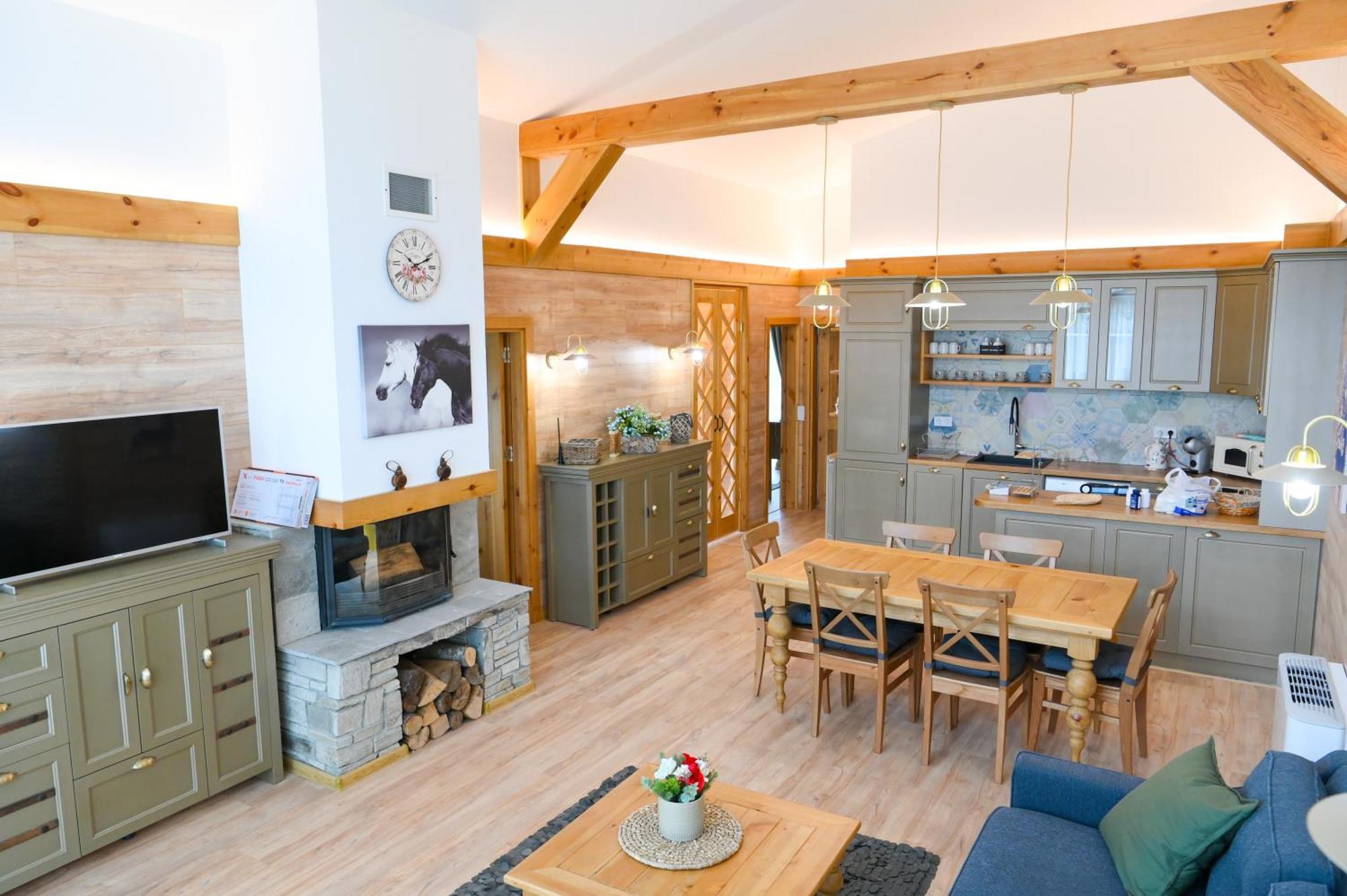 Villa Raphael Near The Pirin Golf Resort 반스코 외부 사진