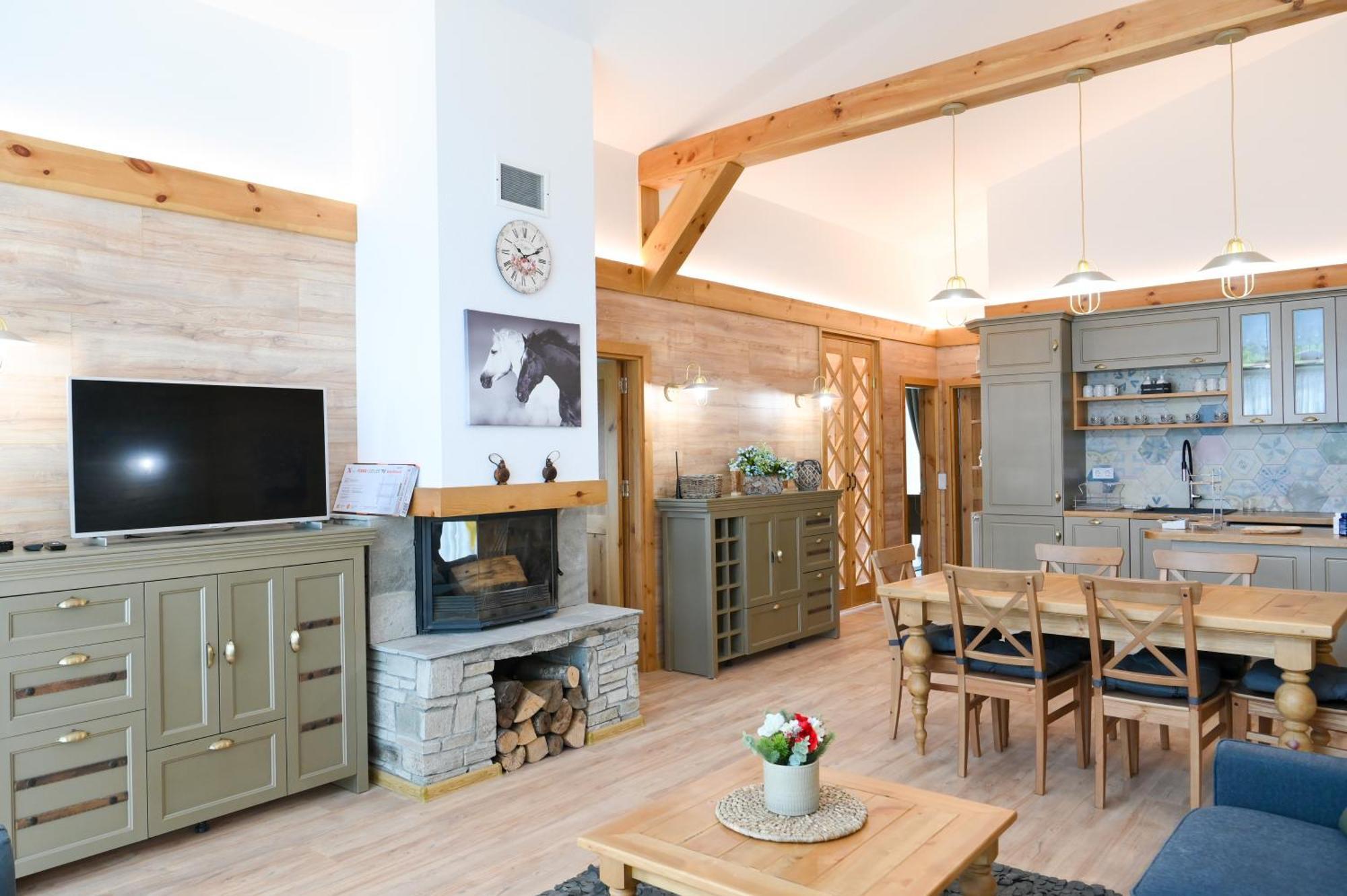 Villa Raphael Near The Pirin Golf Resort 반스코 외부 사진